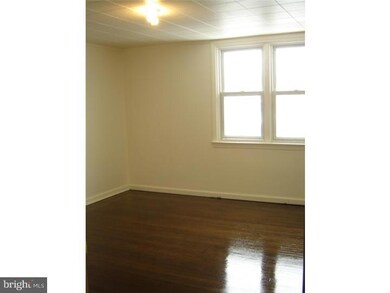 482 Westmont Dr, Darby, PA 19023 - photo 4