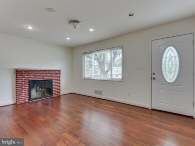 5613 Monroe St, Hyattsville, MD 20784 - photo 4