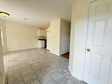 200 Shamrock Ln unit 1, Richmond, KY 40475 - photo 2