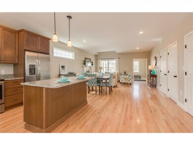 75 Crown Pointe Cir, MerriMacK, NH 03054 - photo 5