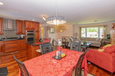 Dining 3 31
