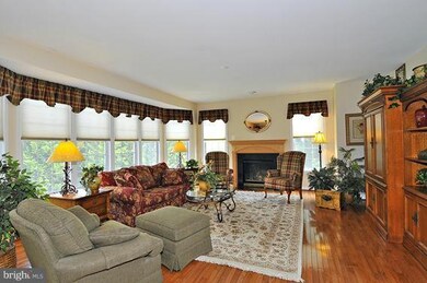 808 Cornwall Ct, Sykesville, MD 21784 - photo 4