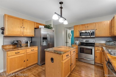 4692 Clover Rd, Canton, MI 48188 - photo 2