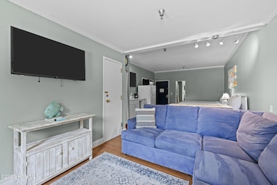 135 Palm Suites