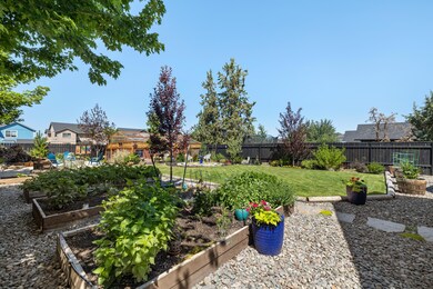 1376 SW 27th St, Redmond, OR 97756 - photo 4