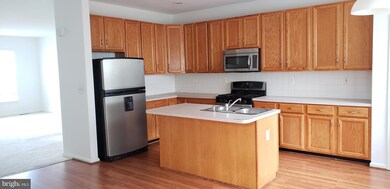 2566 James Madison Cir, Herndon, VA 20171 - photo 4