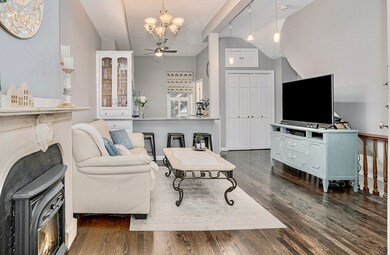 693 E 8th St unit 1, Boston, MA 02127 - photo 4