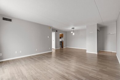 Living room/dining room