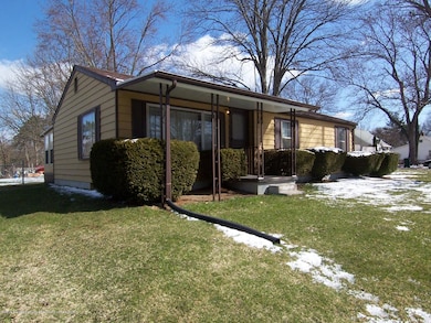 922 Ferley St, Lansing, MI 48911 - photo 2