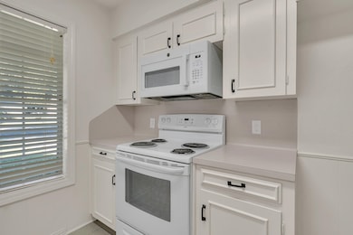 1900 Beth Dr, Longview, TX 75605 - photo 6