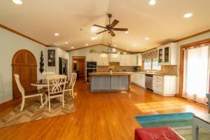 750 Wolf Springs Rd, Harrison, AR 72601 - photo 5