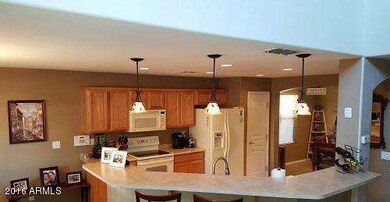 6. Kitchen Breakfast Bar 9934 w riversid