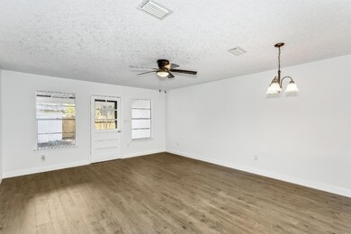 35 10th St Unit D Shalimar FL 32579 USA-