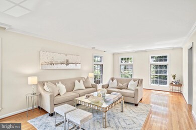 8904 Maxwell Dr, Potomac, MD 20854 - photo 3