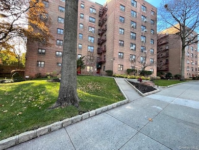 87-30 204th St unit A54, Hollis, NY 11423 - photo 2