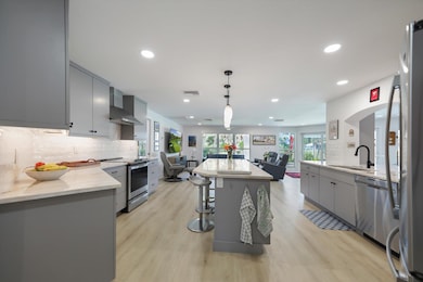 1264 Par View Dr, Sanibel, FL 33957 - photo 5