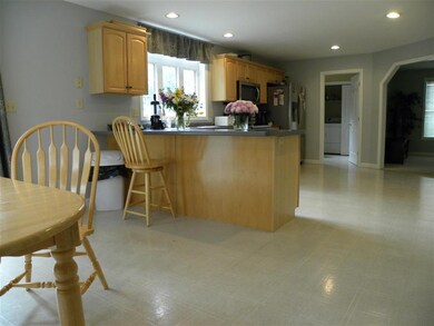 4 Lori Ln, Londonderry, NH 03053 - photo 5