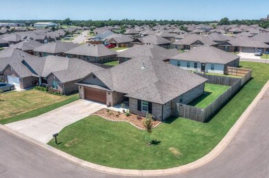 1906 Glenbrook Dr, Shawnee, OK 74804 - photo 4