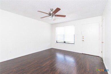 142 Wolf Rd unit D, Copperas Cove, TX 76522 - photo 4