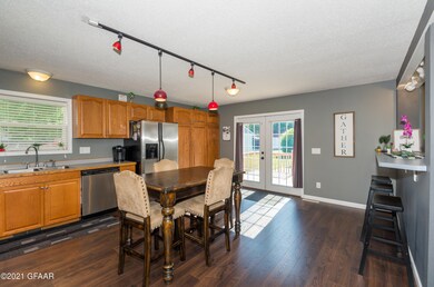 kitchen/dining