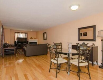 389 Captain Eames Cir unit 389, Ashland, MA 01721 - photo 3