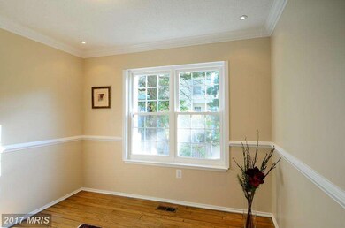 2330 Hunters Square Ct, Reston, VA 20191 - photo 7