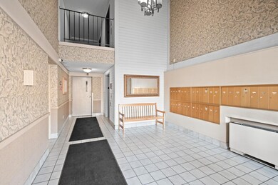 4001 Heritage Hills Dr unit 205, Bloomington, MN 55437 - photo 5