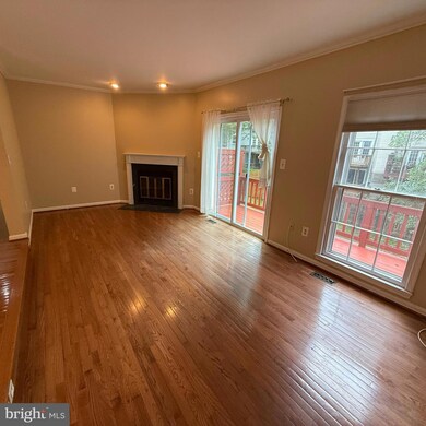 8222 Maple Ridge Ave, Springfield, VA 22153 - photo 4