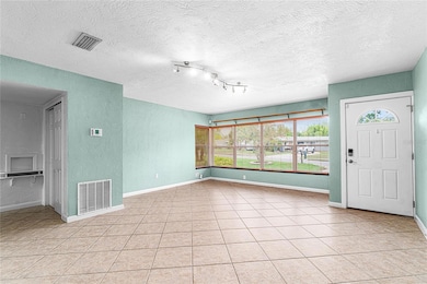 10908 W Elbow Dr, Tampa, FL 33612 - photo 5