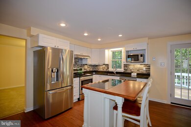 10393 Twisted Oak Ln, Marshall, VA 20115 - photo 2