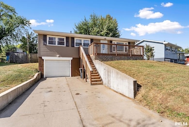 8112 9th St W, Rock Island, IL 61201 - photo 2