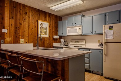 kitchen 1jpg