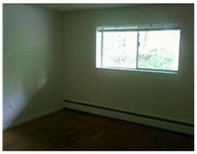 185 Grove St unit 4, West Roxbury, MA 02132 - photo 4