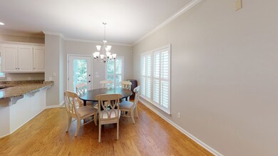 Eat-in kitchen
