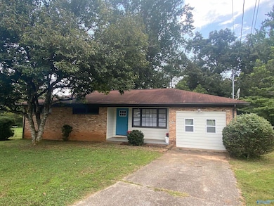 4213 Eastland Dr NW, Huntsville, AL 35810 - photo 2