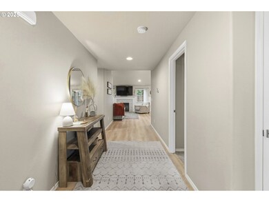 4970 Squirrel St, Springfield, OR 97478 - photo 6