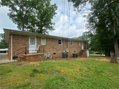 895 Fisher Cir, Asheboro, NC 27205 - photo 4