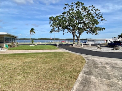 274 Beach Ct unit 42, Palm Harbor, FL 34684 - photo 2