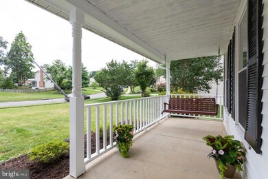 7415 Barkers Ct, Springfield, VA 22153 - photo 3