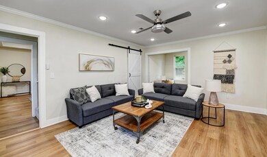 Living Room (2)