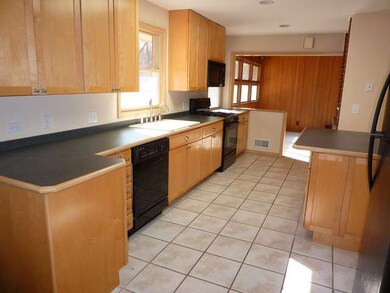 7S533 Plainfield Naperville Rd, Naperville, IL 60540 - photo 2