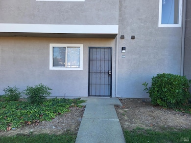 1910 Grande Cir unit 113, Fairfield, CA 94533 - photo 2