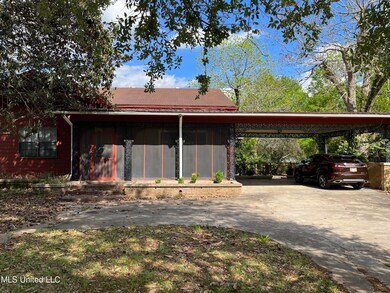 310 N Haley St, Hazlehurst, MS 39083 - photo 2