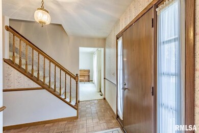 2202 E 47th St, Davenport, IA 52807 - photo 3