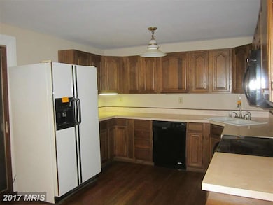 6527 Wooded Valley Ct, Friendship, MD 20758 - photo 6