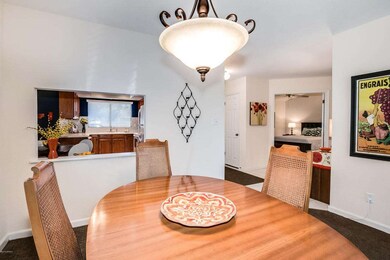 65th-07Dining & Kitchen