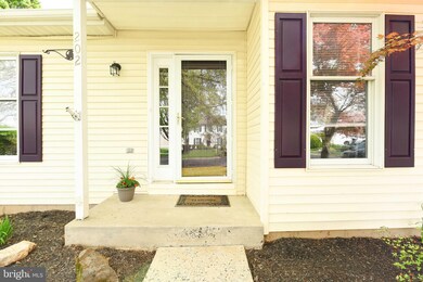 202 Abbey Dr, Royersford, PA 19468 - photo 4