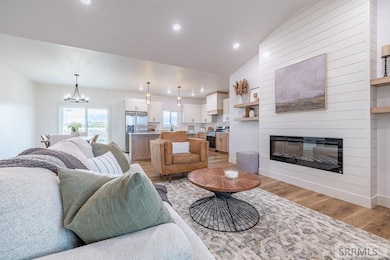 286 Camas St, Sugar City, ID 83448 - photo 4