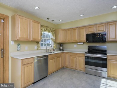 10038 Cambric Ct, Columbia, MD 21046 - photo 6