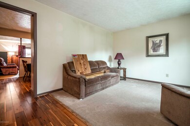 8414 Roseborough Rd, Louisville, KY 40228 - photo 7